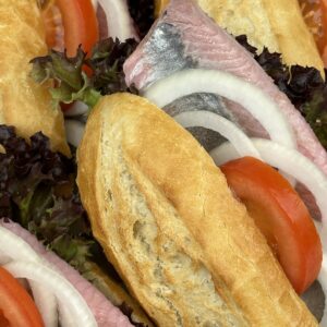Matjesbrötchen – Feinkostmanufaktur Kropp